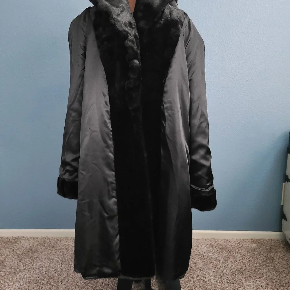 ALPINE STUDIO ~ Black Faux Mink Coat with Hood ~ XL ~ 38” L - Picture 13 of 16